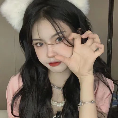 皇上，废后她又双叒掉马了